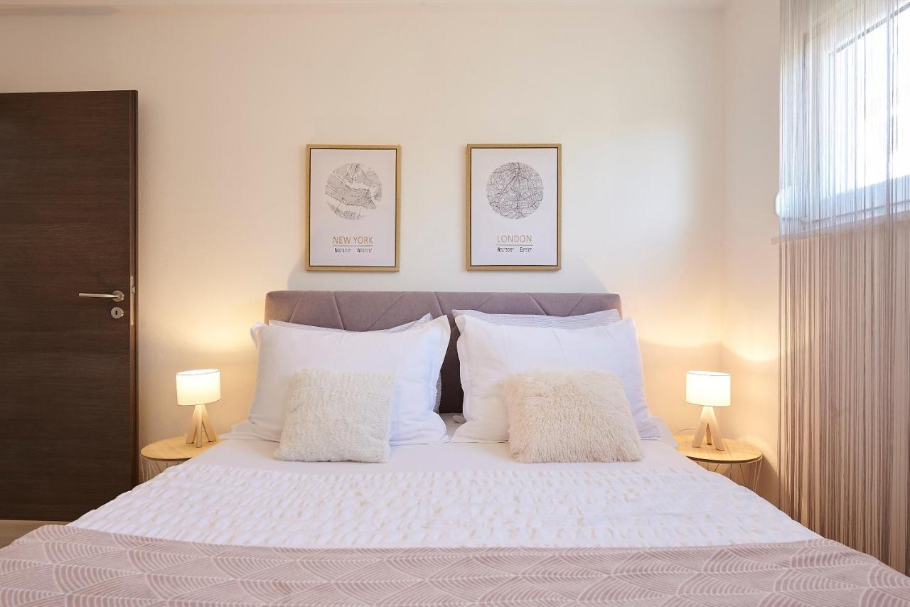 Apartmani Sara I Klara Trogir Ngoại thất bức ảnh