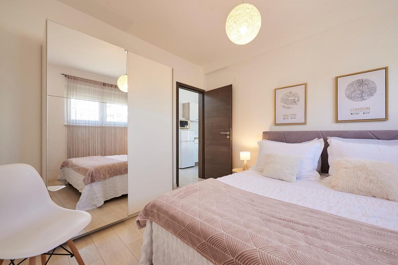 Apartmani Sara I Klara Trogir Ngoại thất bức ảnh