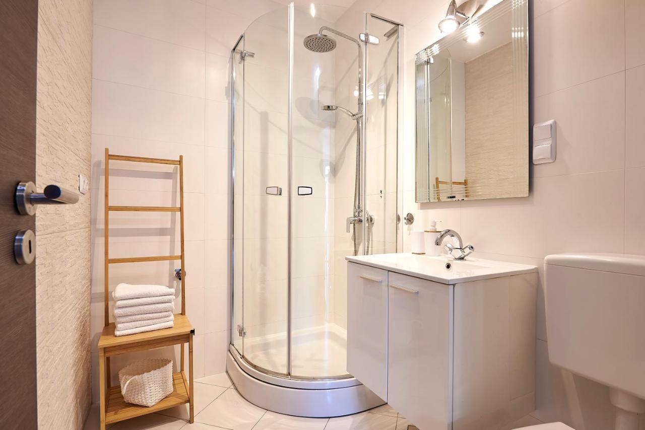 Apartmani Sara I Klara Trogir Ngoại thất bức ảnh