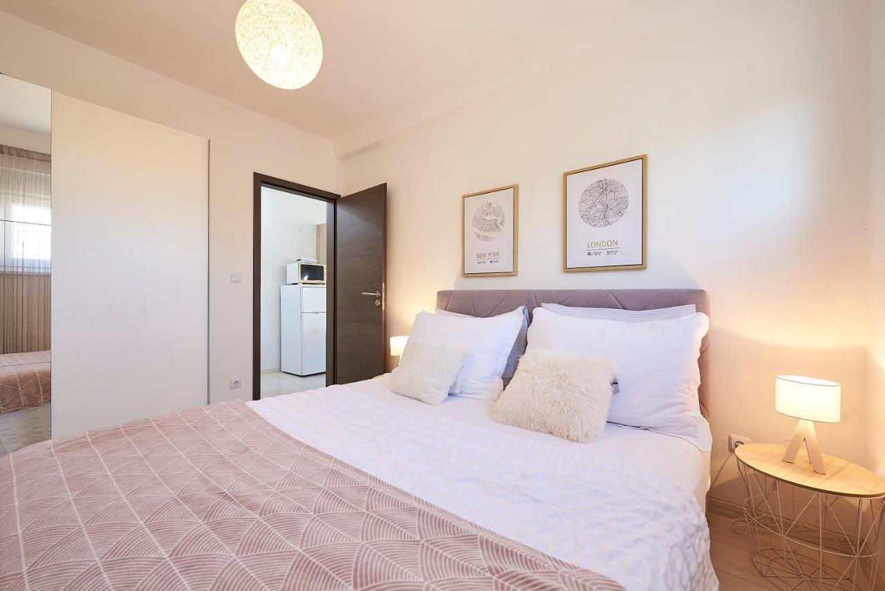 Apartmani Sara I Klara Trogir Ngoại thất bức ảnh
