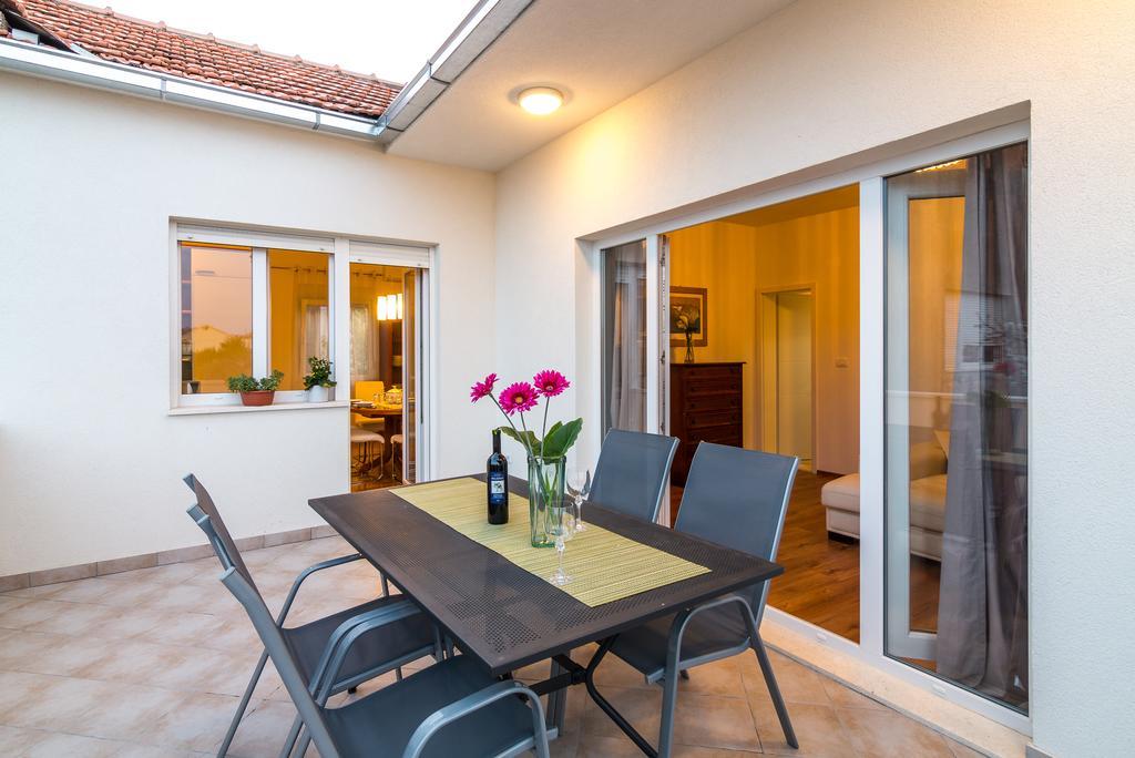 Apartmani Sara I Klara Trogir Ngoại thất bức ảnh