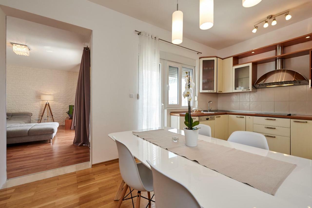 Apartmani Sara I Klara Trogir Ngoại thất bức ảnh