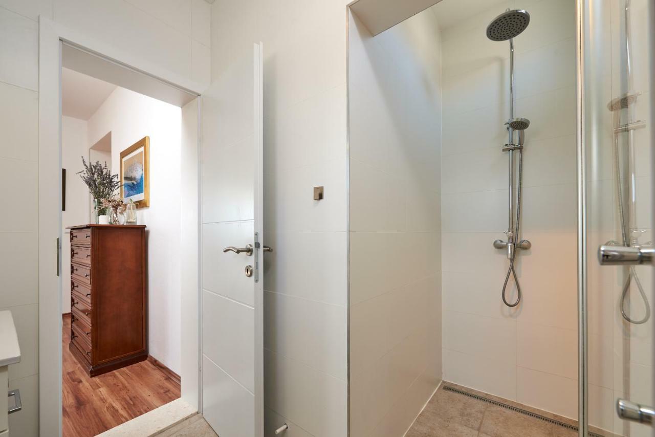 Apartmani Sara I Klara Trogir Ngoại thất bức ảnh