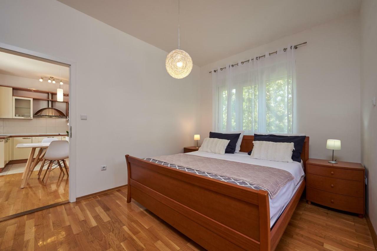 Apartmani Sara I Klara Trogir Ngoại thất bức ảnh